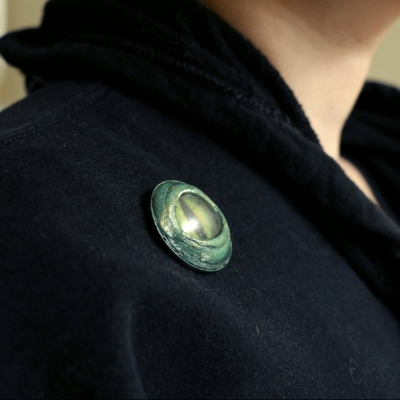 Magical Dragon Eye Pin-back Button/Pin - Picture 3 of 4